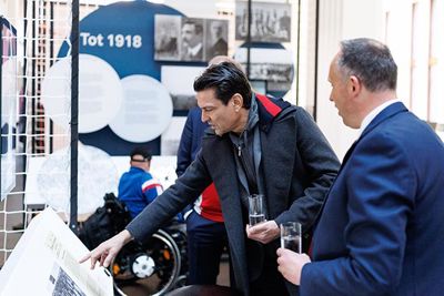 Litmanen is al vroeg van de partij voor een eerste rondleiding. © Pro Shots