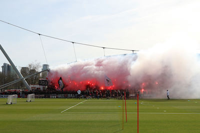 ‘De Toekomst is een rookvrij terrein.’ © De Brouwer