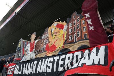 Een van de weinige patronen bij Ajax: mooie sfeeracties. © De Brouwer