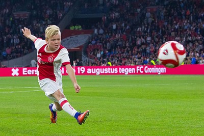 We laten onze Ajax Kids Clubleden scoren in de JC Arena. © De Brouwer