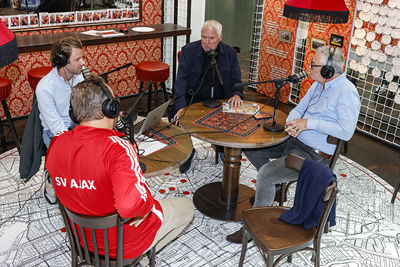 Kijk eens wie er aanschuift! © Pro Shots