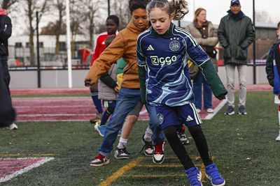 Heini neemt de kids nog even mee de stormbaan op. © Pro Shots