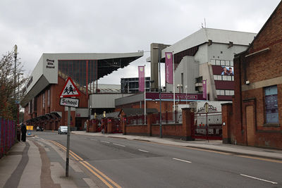 Eerste blik op Villa Park. © De Brouwer