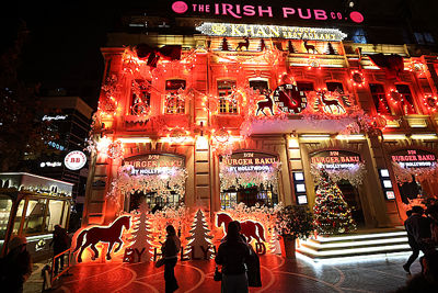 In deze toko viert menig Ajacied een goed feestje. © De Brouwer