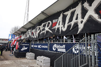 Wat er achter dit doek zit? © De Brouwer