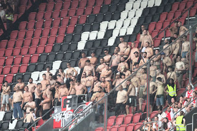 Deze fanatiekelingen zien Vojvodina uit het niets op voorsprong komen. © SV Ajax