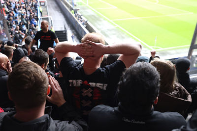 De spelers lijken andermaal niet te beseffen wat er op het spel staat. © De Brouwer