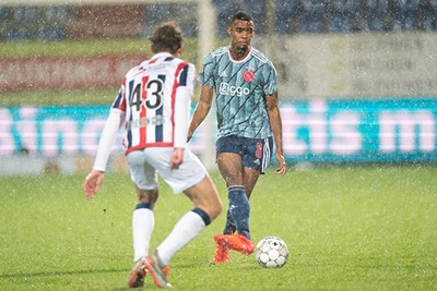 Deze regenbui voorspelde al weinig goed, want Ajax en regen... © Pro Shots