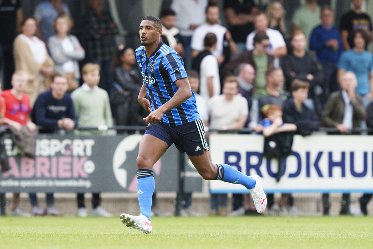 TV-tip: zo volg je oefenpotje tussen Ajax en SC Paderborn 07