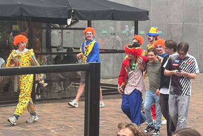 Context: er is een darttoernooi gaande in Afas Live. © Ajax Life