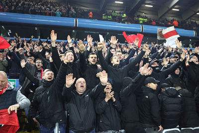 De 2109 Ajacieden laten zich meteen horen. © De Brouwer