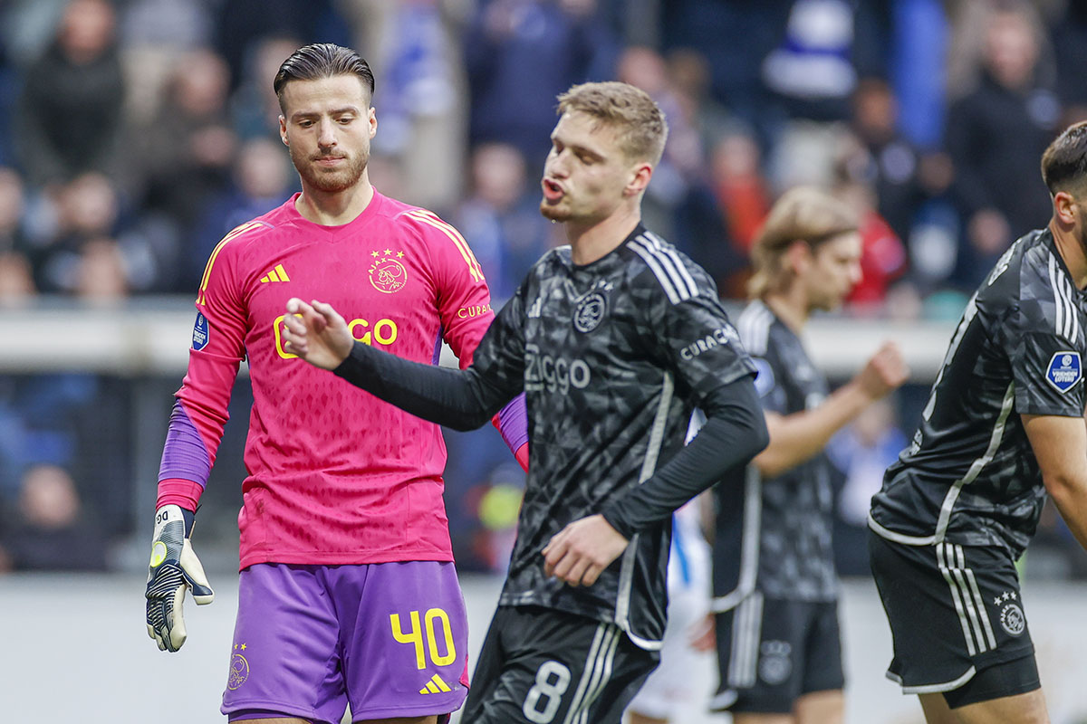 Ajax Verliest In Heerenveen 1200
