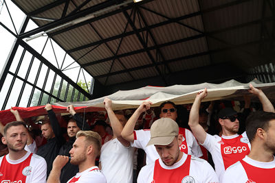 Oh, jazeker. Supporters pieken al vroeg! © De Brouwer