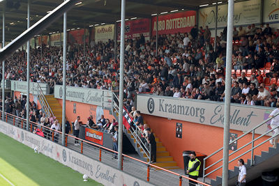 Ook in de thuisvakken zagen we veel Ajacieden. © De Brouwer