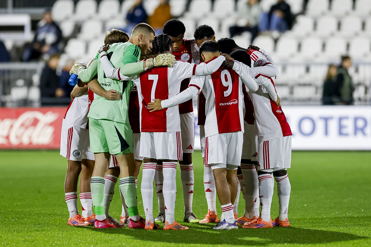 Word ballenjongen of -meid bij Jong Ajax - Vitesse!
