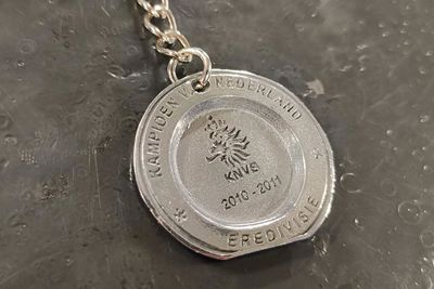 Iedereen kreeg een gedeukt schaaltje mee naar huis. © X