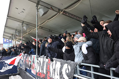 We zien Ajax het eerste uur vrij goed spelen. © De Brouwer