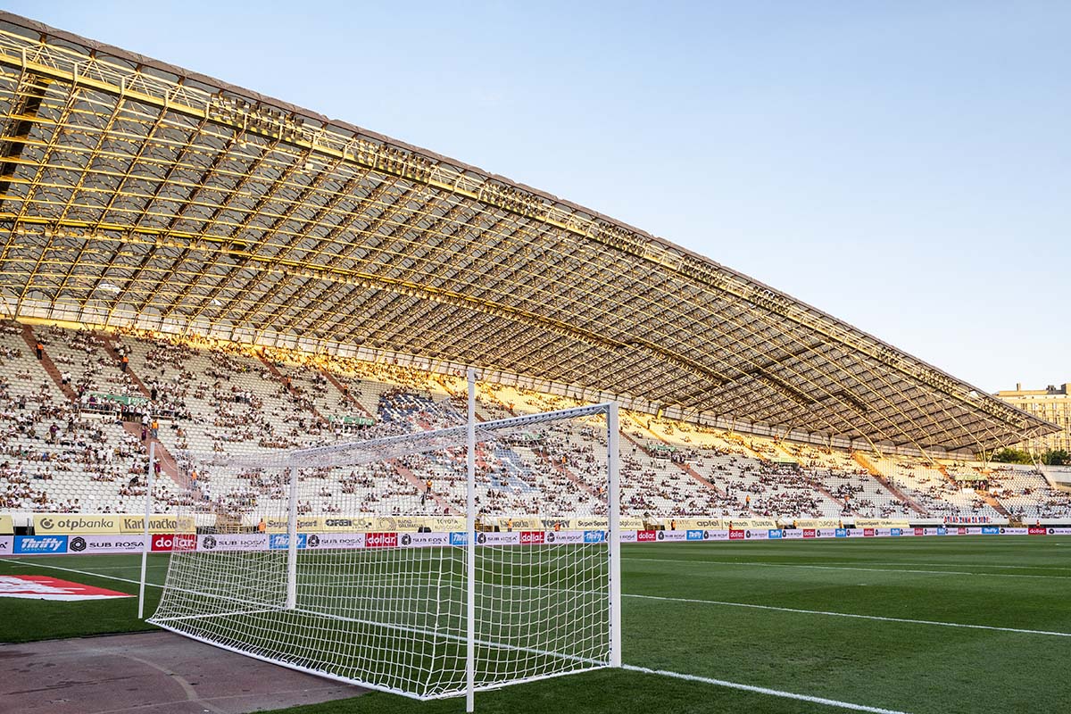 Stadion 1200