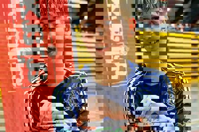 Oef, geen verkeerde pot om ballenjongen te mogen zijn! © Pro Shots