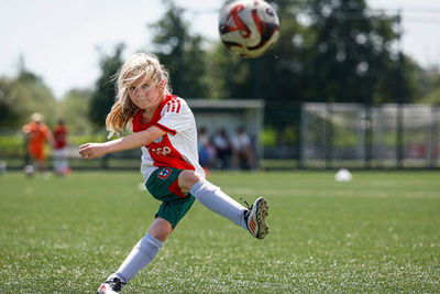 En dan weer snel voetballen. © Pro Shots