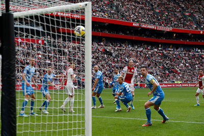 De verder slecht invallende Wout Weghorst met de 1-1. © De Brouwer
