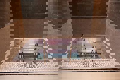 We weten even niet of dit warm of koud water is. © AFC Ajax