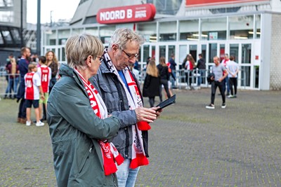 Het inkomen van het stadion blijkt nogal een gedoetje… © Björn Martens