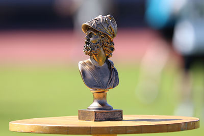 Winnaars krijgen allemaal een prachtig beeldje. © De Brouwer
