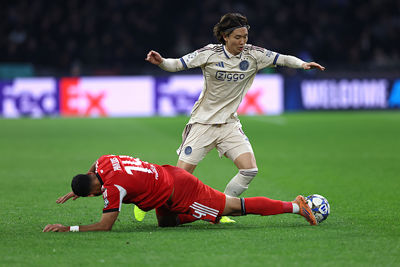 Itakura speelde op zes. Grim noemde het een geslaagd experiment. © De Brouwer