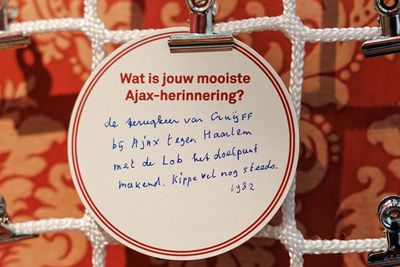 Die hang je vervolgens op om met andere Ajacieden te delen. © Pro Shots