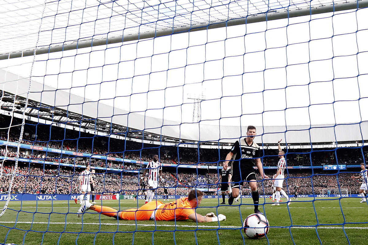 Poulesbekerfinalevitesse800