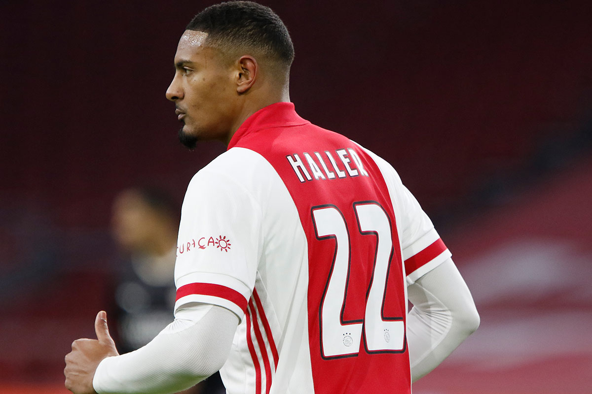 Haller snapt als enige beslissing om hem op de bank te houden