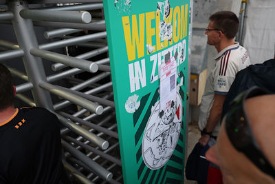 Hier wordt wederom een tifo aangekondigd. © De Brouwer