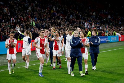 Toch mag Ajax Vrouwen trots zijn. Op zichzelf én het publiek. © De Brouwer