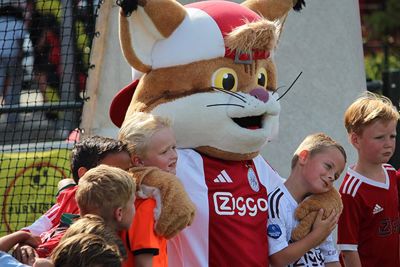 Het is ook hartstikke gezellig met de Ajaxlynx. © Joey Hodde