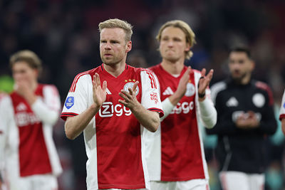 De spelers krijgen van zij die er nog zijn het een en ander te horen. © De Brouwer