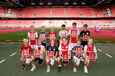 Alle winnaars gaan naar huis met een contract als ballenjongen of -meid! © De Brouwer