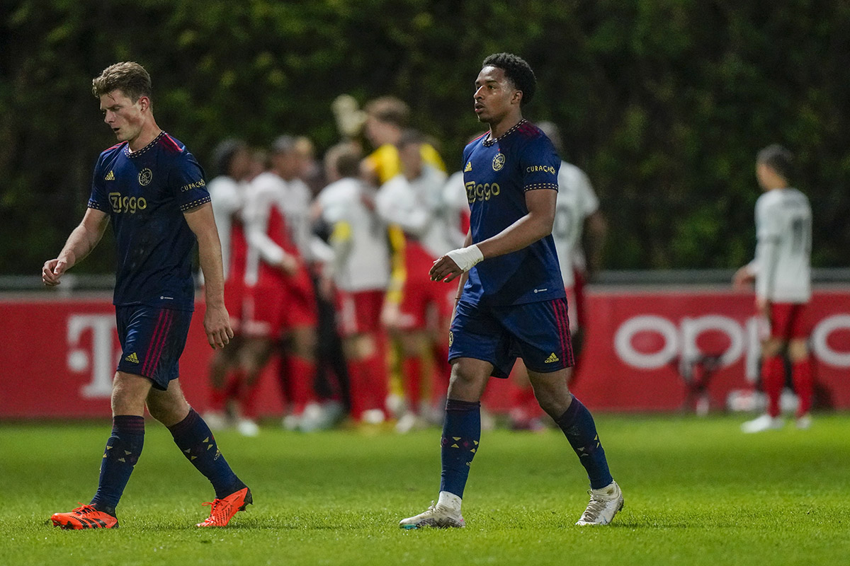 Jong Ajax Verliest 1200