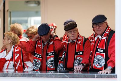 Ook de heren zingen een moppie mee! © Pro Shots