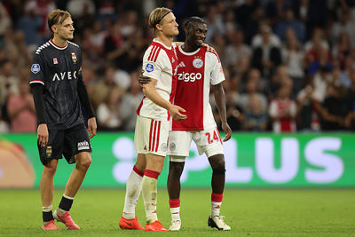 En ook Dolberg pikt zijn goaltje mee. © De Brouwer