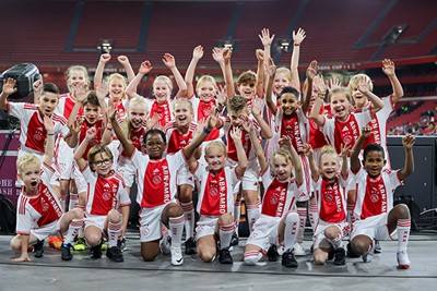 Onze mascottes van de Ajax Kids Club zijn er klaar voor! © Pro Shots