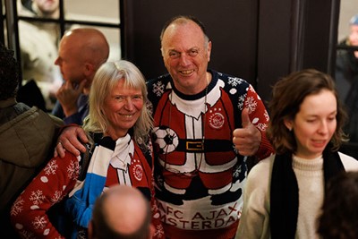 Uitstekende outfit voor een nieuwjaarsconference over Ajax! © Pro Shots