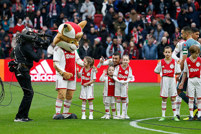 Psssst, even lachen naar de camera! © De Brouwer