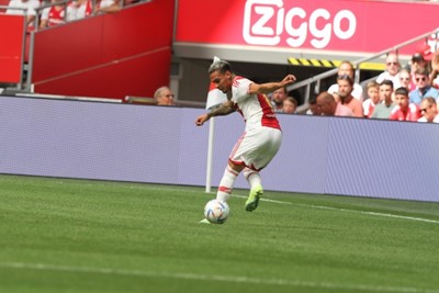 Wat speelde deze man goed, hè?! © SV Ajax
