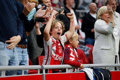 Hij ziet iets moois gebeuren, maar wat? © De Brouwer