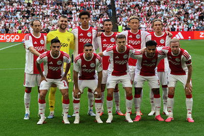 Deze elf mannen verschijnen aan de aftrap. © SV Ajax
