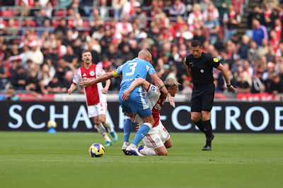 De duels tussen Mike van der Hoorn en Kasper Dolberg zijn interessant. © De Brouwer