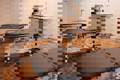 De behandelruimte voor de fysio