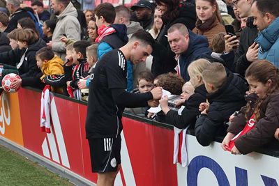 Gloukh is ook populair bij jonge fans. © SV Ajax