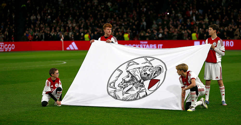 Vaandel-/vlagdragers, ballenjongens en -meiden gezocht voor Ajax - Go Ahead Eagles!